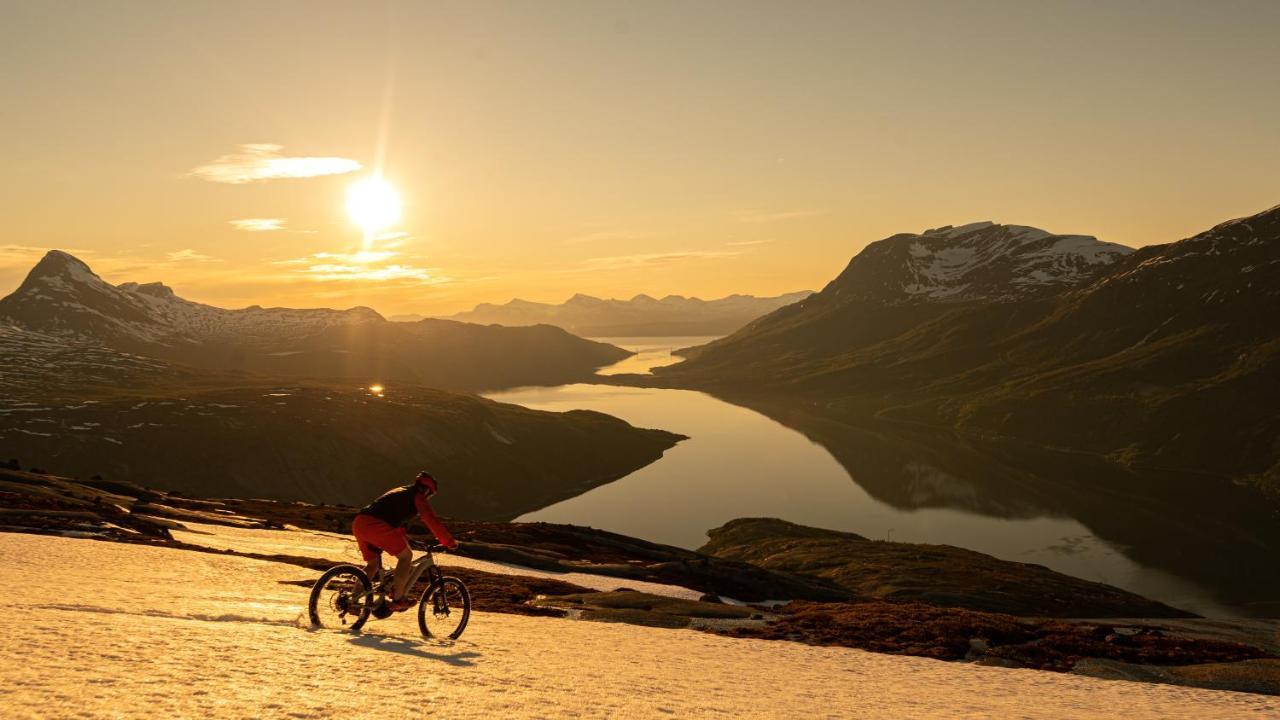 Skjomen Lodge Elvegard ภายนอก รูปภาพ